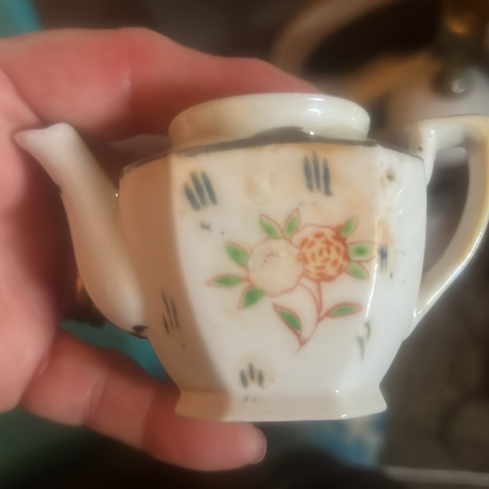 Tea pot - Picture 3 of 5